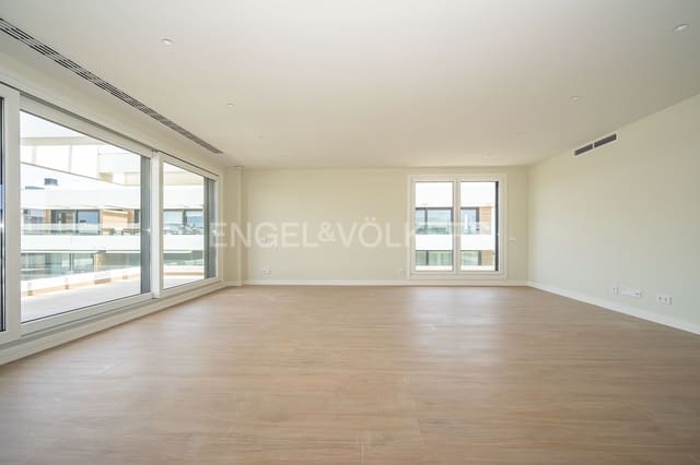 4 soverom Penthouse til salgs i La Moraleja, Alcobendas med svømmebasseng garasje - € 1 750 000 (Ref: 9094412)