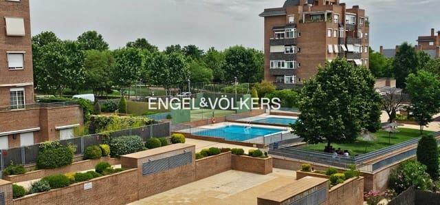 3 Zimmer Apartment zu vermieten in San Sebastián de los Reyes mit Pool Garage - 2.000 € (Ref: 9097879)
