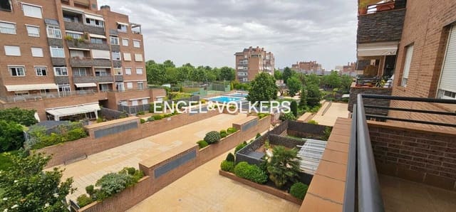 3 Zimmer Apartment zu vermieten in San Sebastián de los Reyes mit Pool Garage - 2.000 € (Ref: 9097879)
