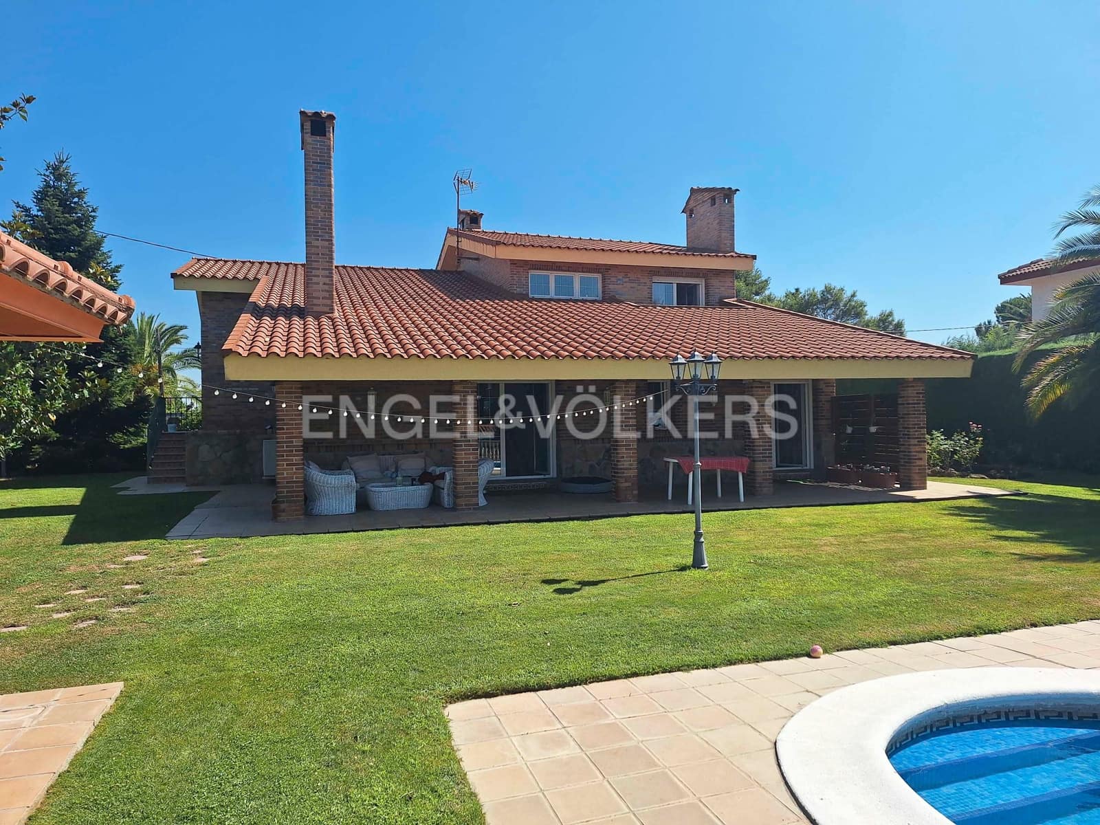 Chalet de 4 habitaciones en Villaviciosa de Odón en venta con piscina garaje - 880.000 € (Ref: 9097899)