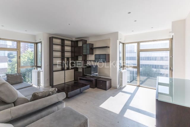 3 soveværelse Lejlighed til leje i Niño Jesús, Madrid by med swimmingpool garage - € 2.650 (Ref: 9099462)