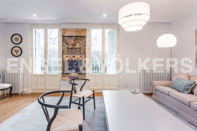 2 sovrum Lägenhet att hyra i Cortes, Madrid stad - 3 600 € (Ref: 9099464)