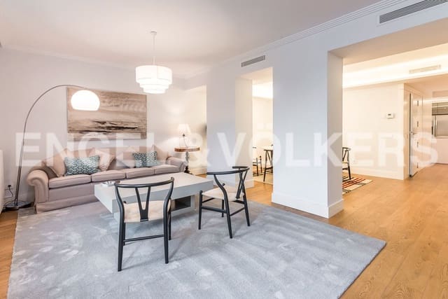 2 sovrum Lägenhet att hyra i Cortes, Madrid stad - 3 600 € (Ref: 9099464)