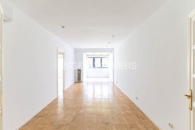 Apartamento de 2 habitaciones en Recoletos, Madrid ciudad en alquiler - 2.000 € (Ref: 9101102)