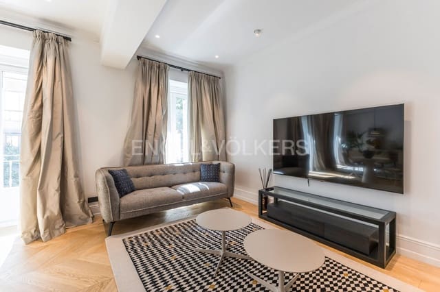 Apartamento de 2 habitaciones en Recoletos, Madrid ciudad en alquiler con piscina - 7.500 € (Ref: 9101394)