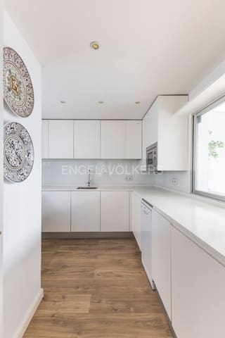 Ático de 2 habitaciones en Recoletos, Madrid ciudad en alquiler - 3.000 € (Ref: 9102612)