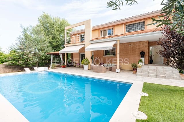 5 bedroom Villa for rent in Majadahonda with pool garage - € 4,600 (Ref: 9102617)