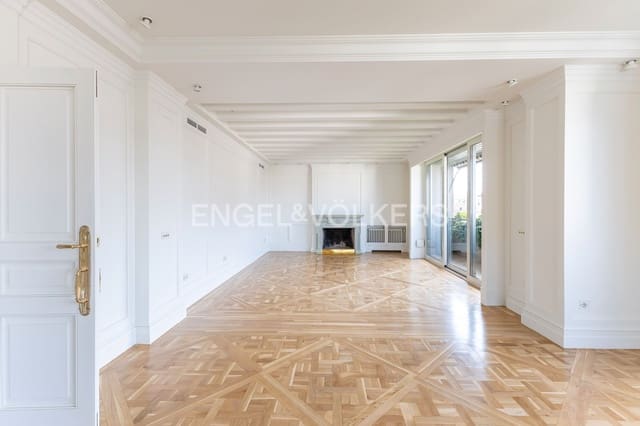 Apartamento de 3 habitaciones en Castellana, Madrid ciudad en alquiler con garaje - 11.000 € (Ref: 9102618)