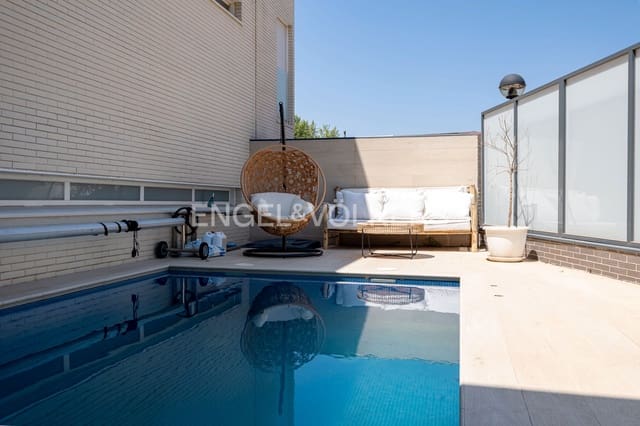 Chalet de 4 habitaciones en Villaviciosa de Odón en venta con piscina garaje - 780.000 € (Ref: 9104345)