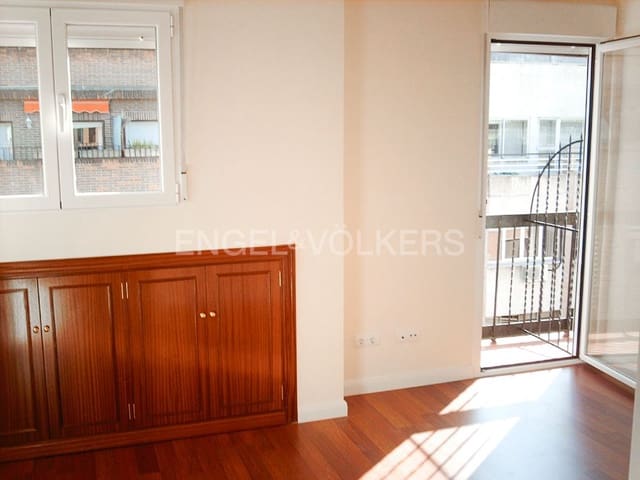 Apartamento de 5 habitaciones en Arapiles, Madrid ciudad en alquiler - 3.000 € (Ref: 9106280)