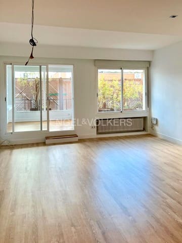 3 soveværelse Penthouse til leje i Rios Rosas, Madrid by - € 3.200 (Ref: 9107748)