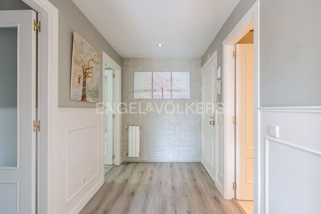 2 bedroom Apartment for sale in Collado Villalba with pool garage - € 380,000 (Ref: 9109593)