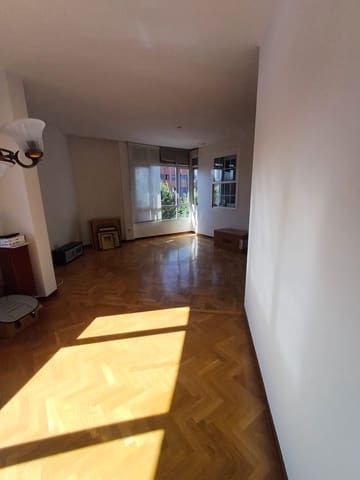 1 soveværelse Penthouse til leje i Pinar del Rey, Madrid by med swimmingpool garage - € 1.500 (Ref: 9109736)