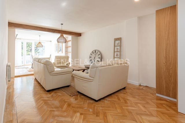 2 bedroom Apartment for rent in Majadahonda with pool garage - € 2,500 (Ref: 9112806)