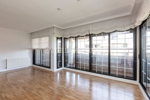 4 bedroom Apartment for rent in Majadahonda with pool garage - € 2,900 (Ref: 9114968)