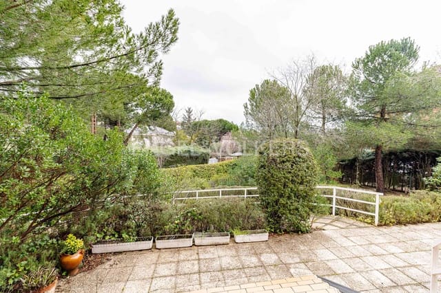 5 soveværelse Villa til salg i Majadahonda med garage - € 1.175.000 (Ref: 9125860)