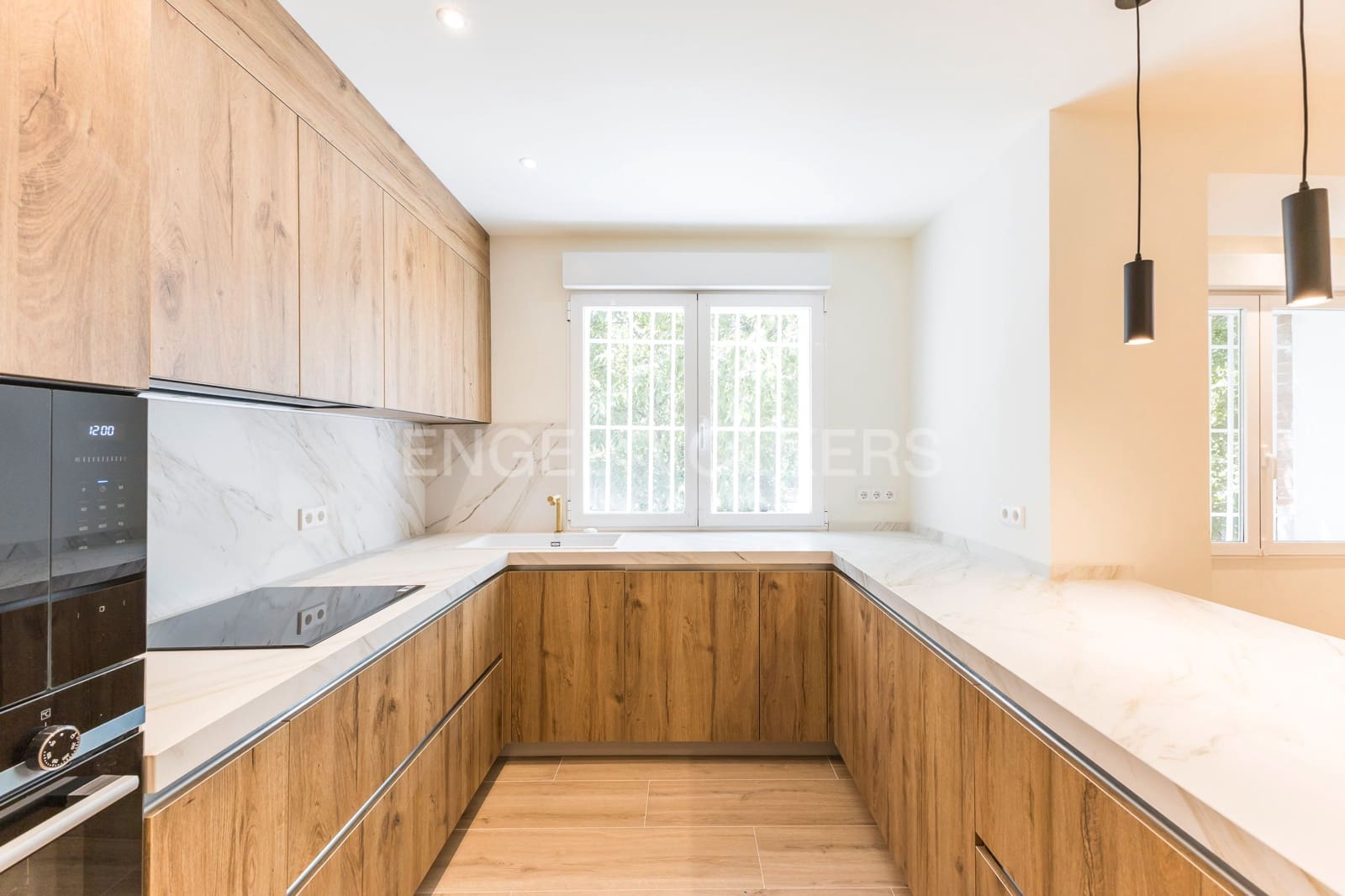 Apartamento de 3 habitaciones en Madrid ciudad en alquiler con piscina - 3.400 € (Ref: 9126452)