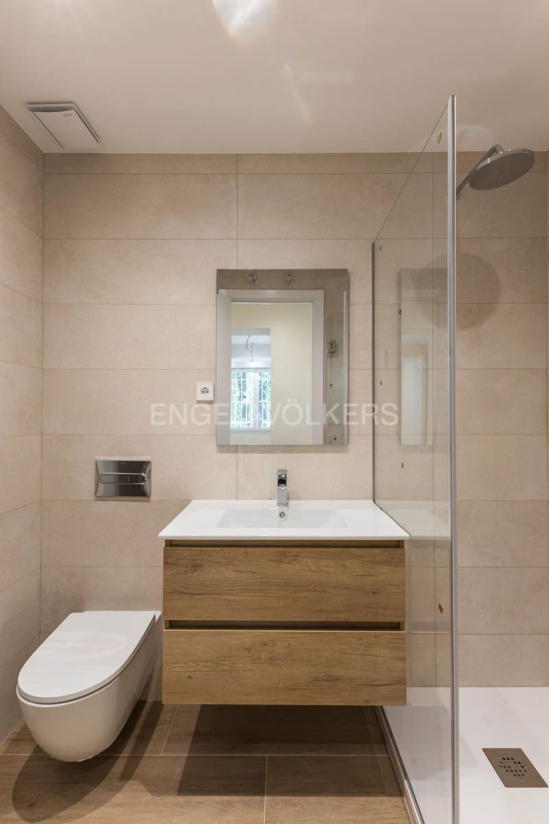 Apartamento de 3 habitaciones en Madrid ciudad en alquiler con piscina - 3.400 € (Ref: 9126452)
