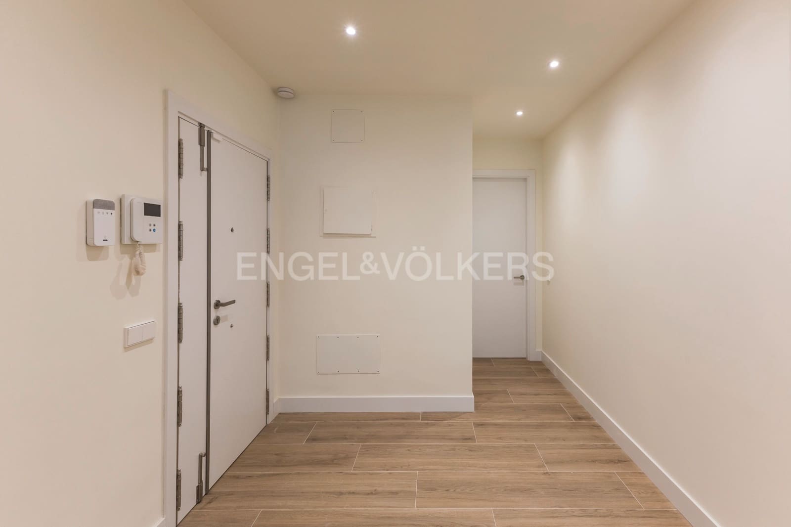 Apartamento de 3 habitaciones en Madrid ciudad en alquiler con piscina - 3.400 € (Ref: 9126452)