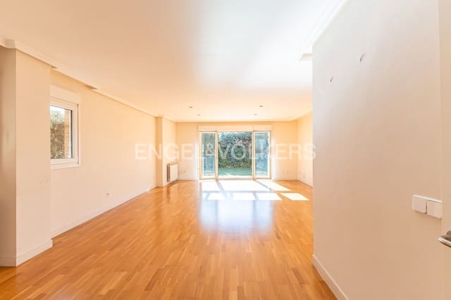 5 soveværelse Semi-Rækkehus til salg i Pozuelo de Alarcón med swimmingpool garage - € 1.190.000 (Ref: 9126453)