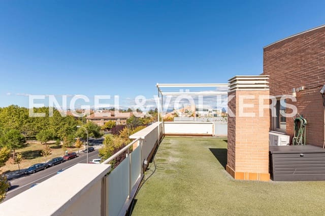 4 bedroom Penthouse for rent in Valdemarín, Madrid city with pool garage - € 3,300 (Ref: 9129063)