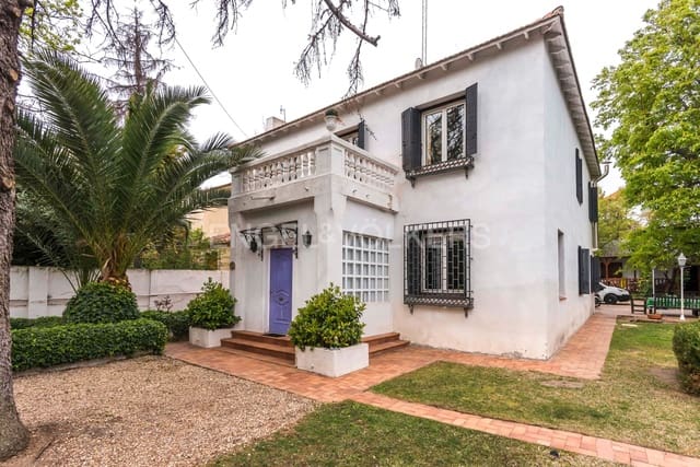 4 soveværelse Villa til salg i Nueva España, Madrid by med swimmingpool garage - € 7.800.000 (Ref: 9132975)