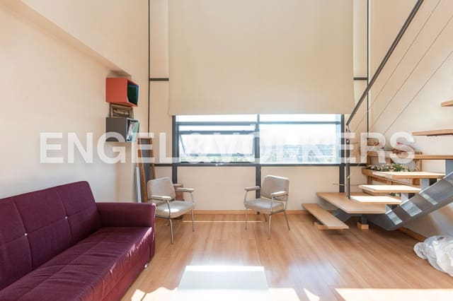 1 soveværelse Loft til salg i San Sebastián de los Reyes med swimmingpool garage - € 292.014 (Ref: 9132978)