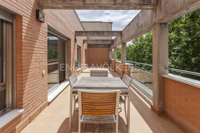 1 soveværelse Penthouse til salg i Ciudad Universitaria, Madrid by med garage - € 799.000 (Ref: 9132987)