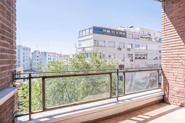 3 soveværelse Lejlighed til salg i Pacífico, Madrid by - € 1.090.000 (Ref: 9133048)