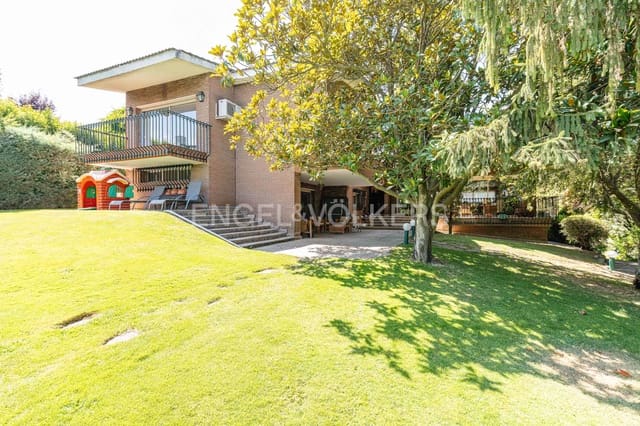 5 soveværelse Villa til salg i Majadahonda med swimmingpool garage - € 1.800.000 (Ref: 9133441)