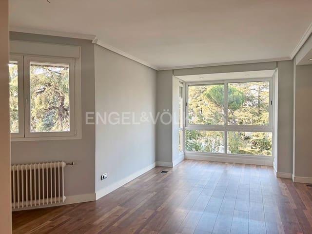 Apartamento de 2 habitaciones en Colina, Madrid ciudad en alquiler con piscina garaje - 2.800 € (Ref: 9133766)