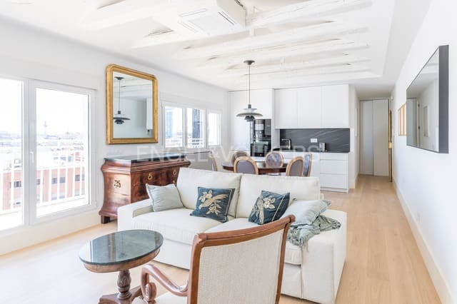 2 soveværelse Penthouse til leje i Almagro, Madrid by - € 4.000 (Ref: 9136415)