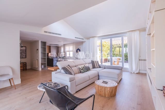 3 soveværelse Penthouse til salg i Jerónimos, Madrid by med garage - € 4.000.000 (Ref: 9158766)