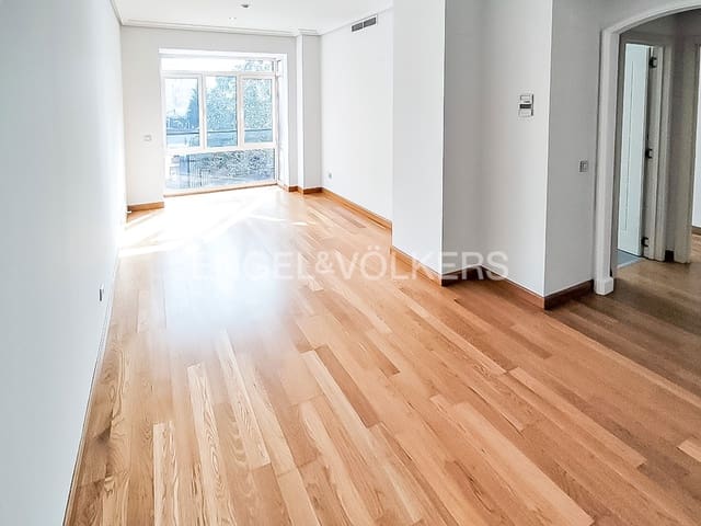 3 soveværelse Lejlighed til leje i Legazpi, Madrid by med swimmingpool garage - € 2.400 (Ref: 9158784)