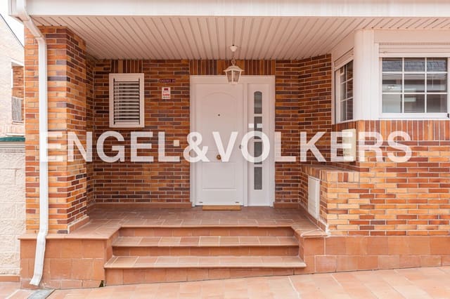 4 soveværelse Semi-Rækkehus til leje i Las Rozas de Madrid med swimmingpool garage - € 2.700 (Ref: 9158789)