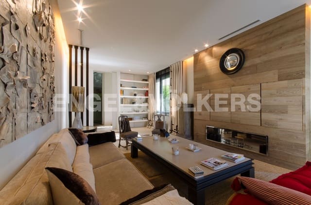 4 soveværelse Semi-Rækkehus til leje i El Plantío, Madrid by med swimmingpool garage - € 3.300 (Ref: 9158815)