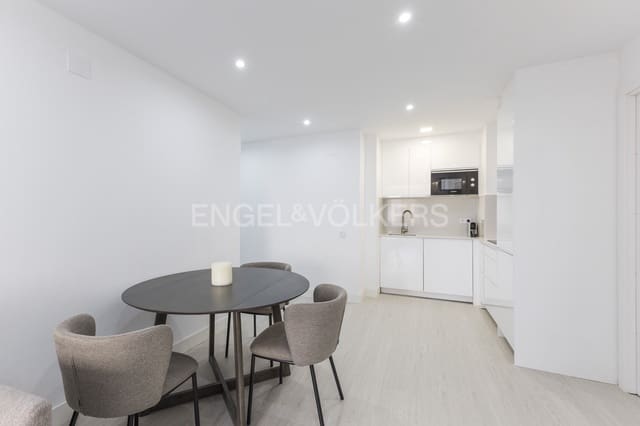 1 soveværelse Lejlighed til leje i Madrid by - € 2.390 (Ref: 9159993)