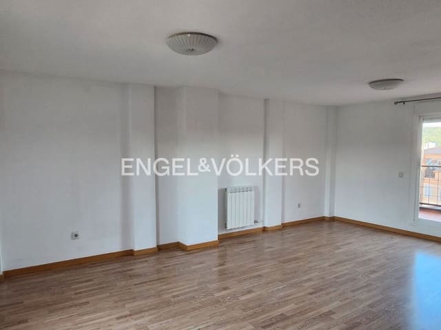 Villa til leje i Alcalá de Henares med garage - € 2.500 (Ref: 9161697)