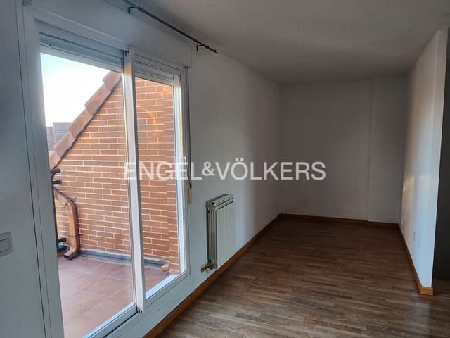 Chalet en Alcalá de Henares en alquiler con garaje - 2.500 € (Ref: 9161697)