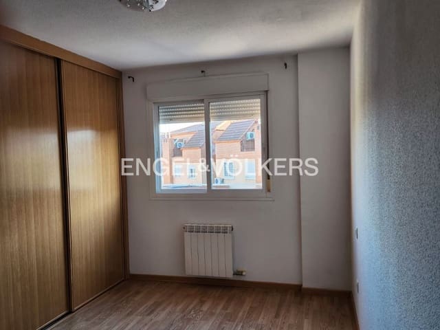 Chalet en Alcalá de Henares en alquiler con garaje - 2.500 € (Ref: 9161697)