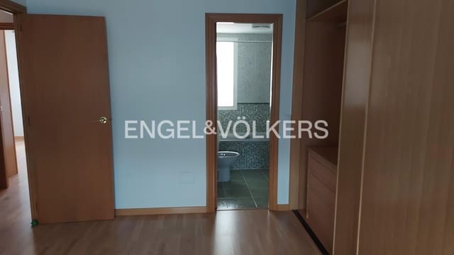 Chalet en Alcalá de Henares en alquiler con garaje - 2.500 € (Ref: 9161697)