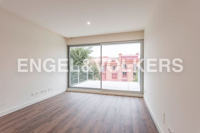 3 soveværelse Penthouse til leje i Madrid by med swimmingpool garage - € 2.750 (Ref: 9164838)