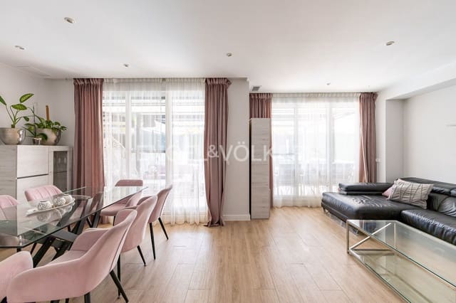 4 soveværelse Semi-Rækkehus til salg i Getafe med swimmingpool garage - € 695.000 (Ref: 9168338)