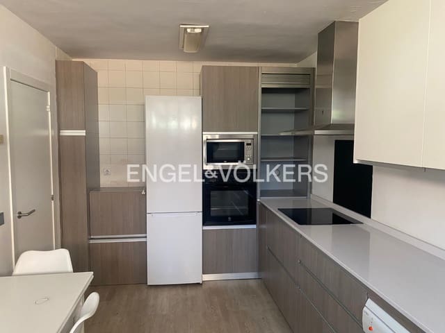 5 sypialnia Willa do wynajęcia w Las Rozas de Madrid z garażem - 2 600 € (Ref: 9168340)