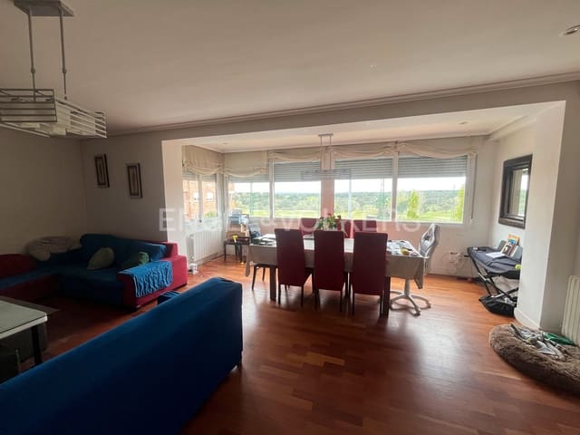 5 bedroom Penthouse for rent in Majadahonda with pool garage - € 3,500 (Ref: 9181351)