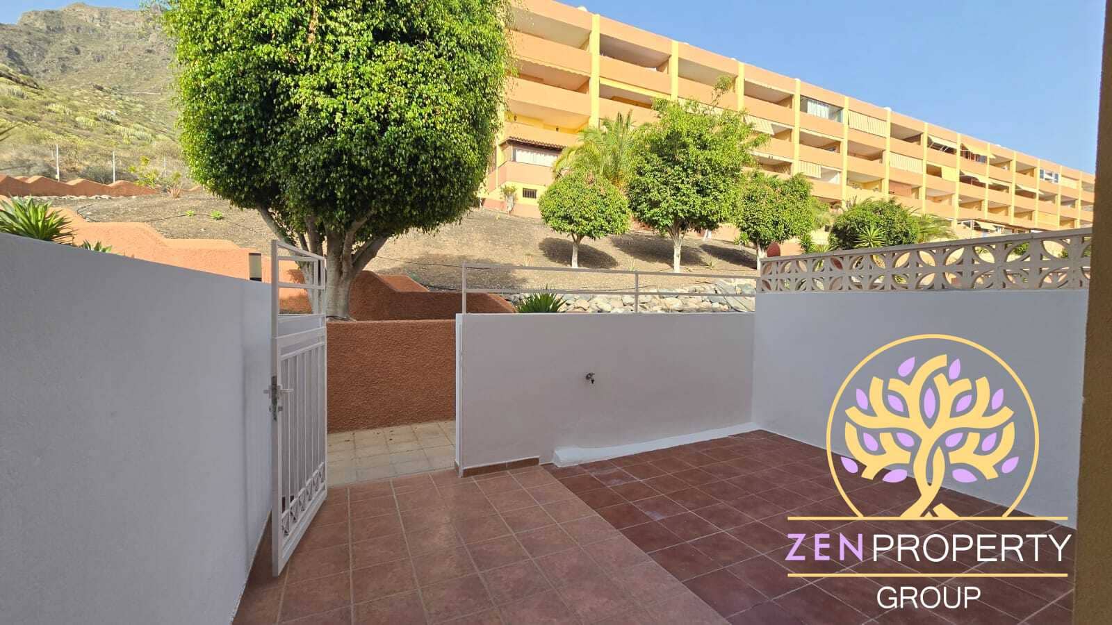 2 chambre Maison de Ville à vendre à Adeje avec piscine garage - 543 000 € (Ref: 10026520)