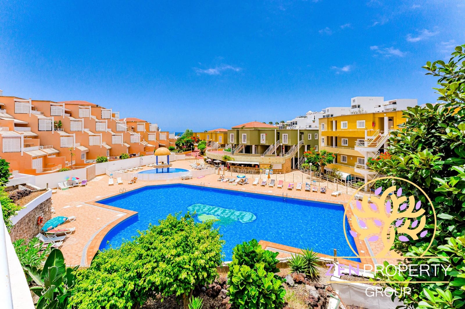 Studio for sale in Adeje with pool garage - € 225,000 (Ref: 10174755)