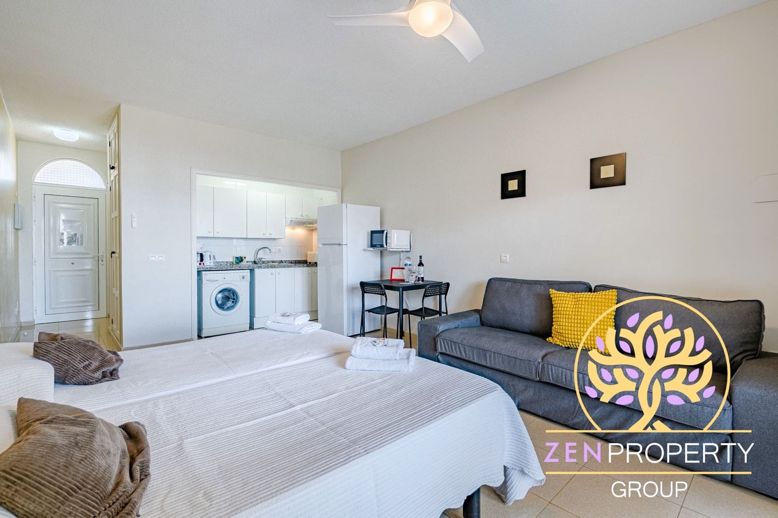 Studio for sale in Adeje with pool garage - € 225,000 (Ref: 10174755)