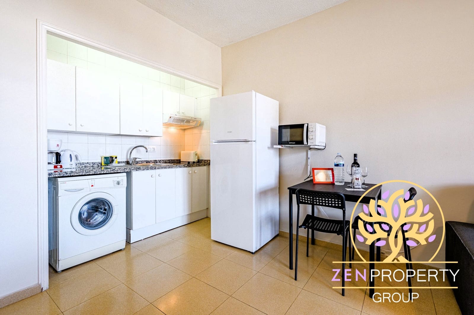 Studio for sale in Adeje with pool garage - € 225,000 (Ref: 10174755)