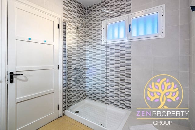 Studio for sale in Torviscas Bajo, Adeje with pool garage - € 225,000 (Ref: 10174755)